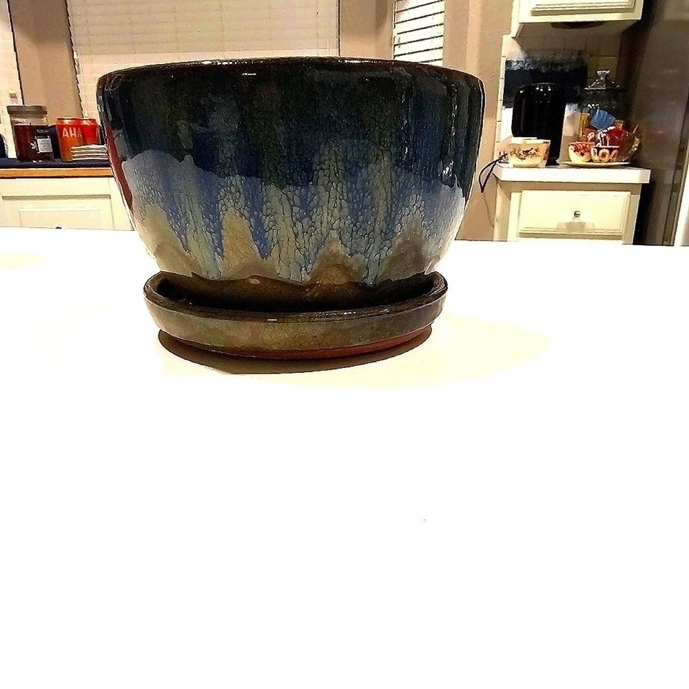 Blue & Tan Ceramic Planter With Saucer and Drainage Holes Preowned 6"x6"x4" - Picture 4 of 12